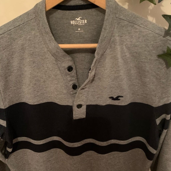 Hollister Long Sleeve T-Shirt - Picture 3 of 6